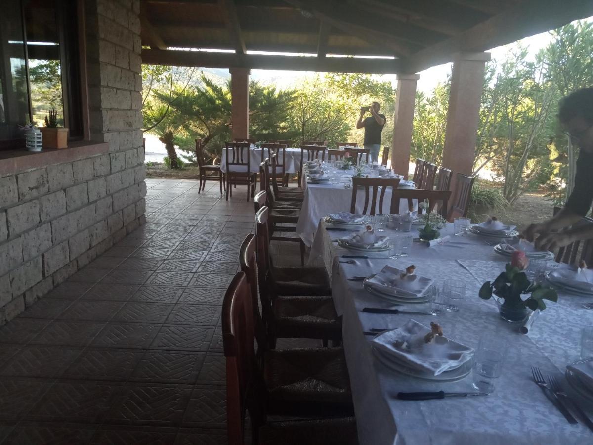 Agriturismo Pedru Caddu Tula Buitenkant foto
