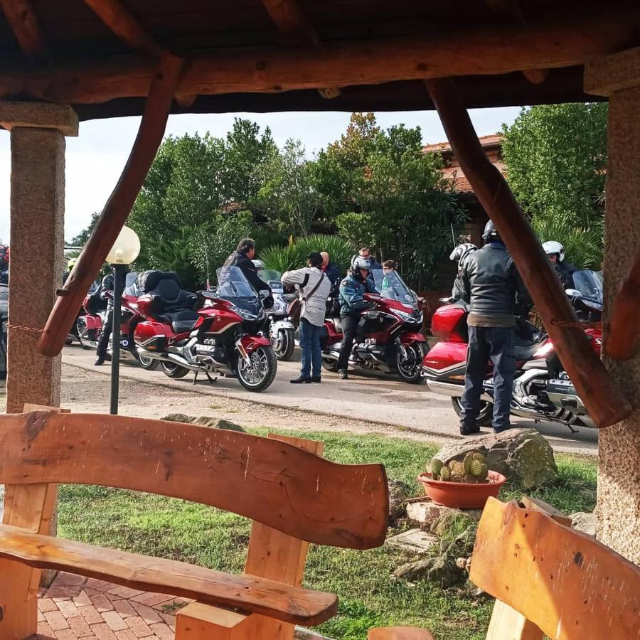 Agriturismo Pedru Caddu Tula Buitenkant foto