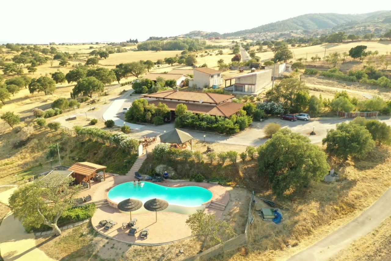 Agriturismo Pedru Caddu Tula Buitenkant foto