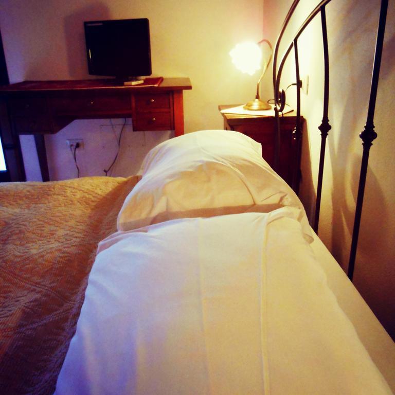 Agriturismo Pedru Caddu Tula Buitenkant foto