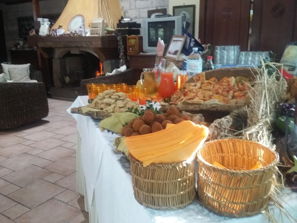 Agriturismo Pedru Caddu Tula Buitenkant foto