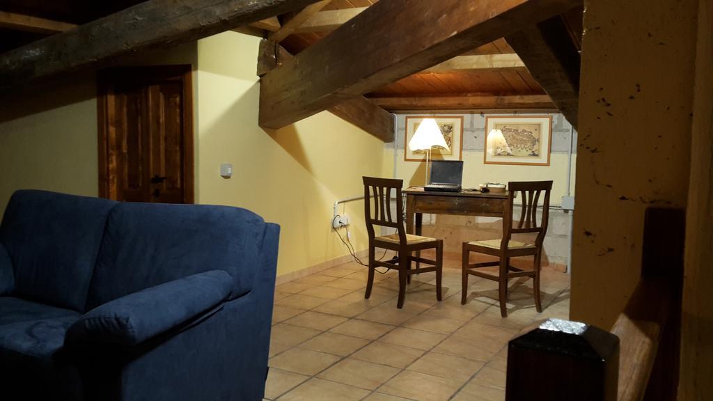 Agriturismo Pedru Caddu Tula Buitenkant foto