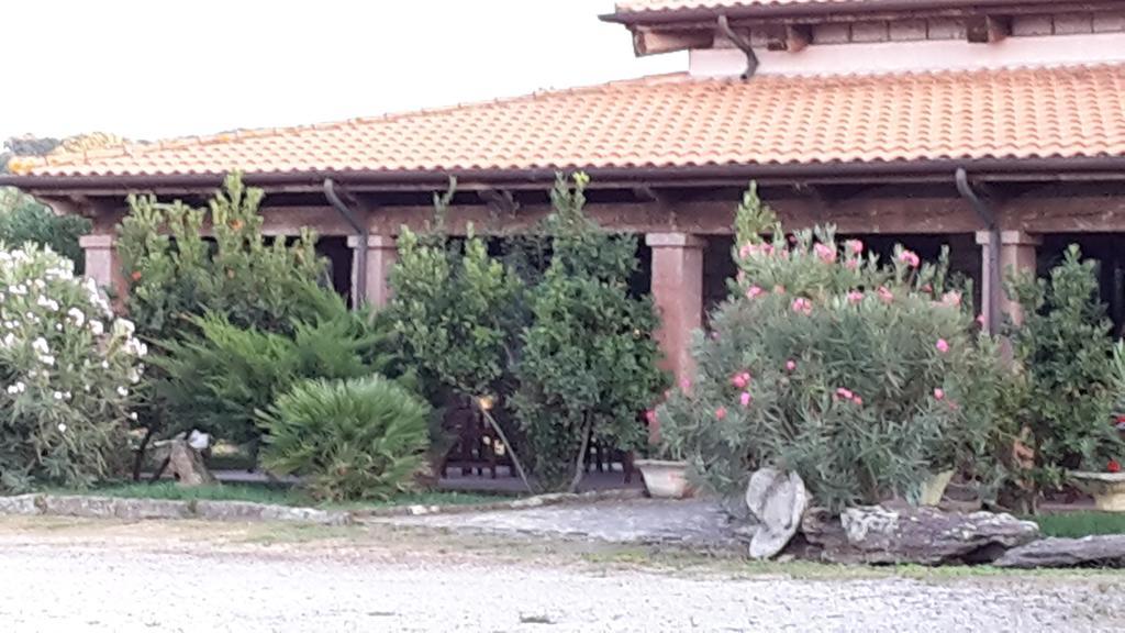 Agriturismo Pedru Caddu Tula Buitenkant foto